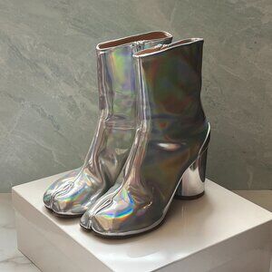 Maison Margiela Women’s Silver Metallic Holographic Tabi Boot Size EU 39